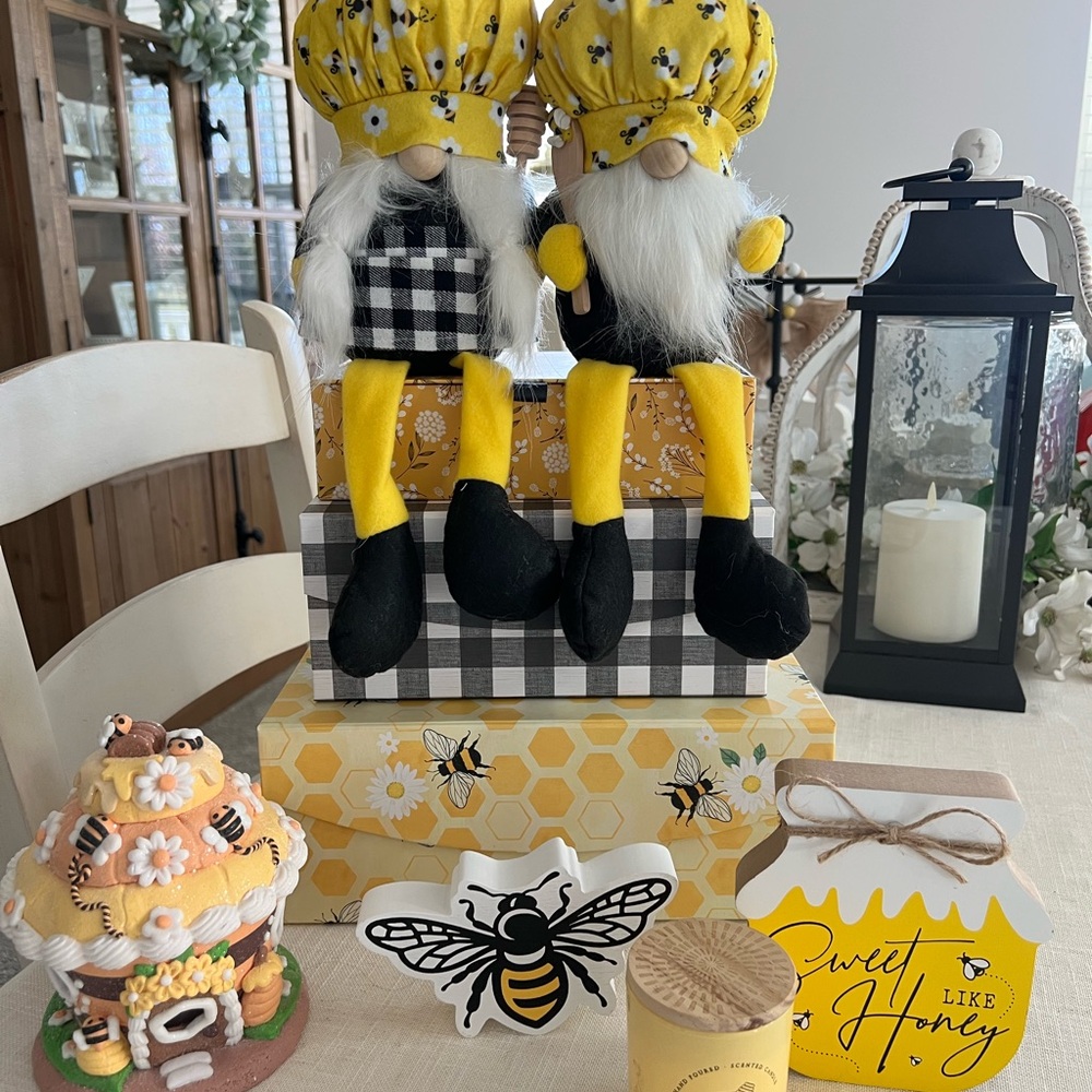 Bee-Themed Decorations - entire grouping